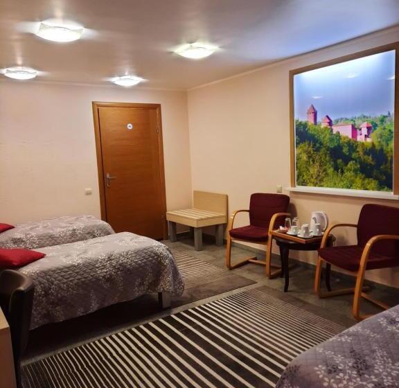 هتل Pils With Self Check In