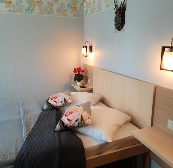 هتل Pils With Self Check In