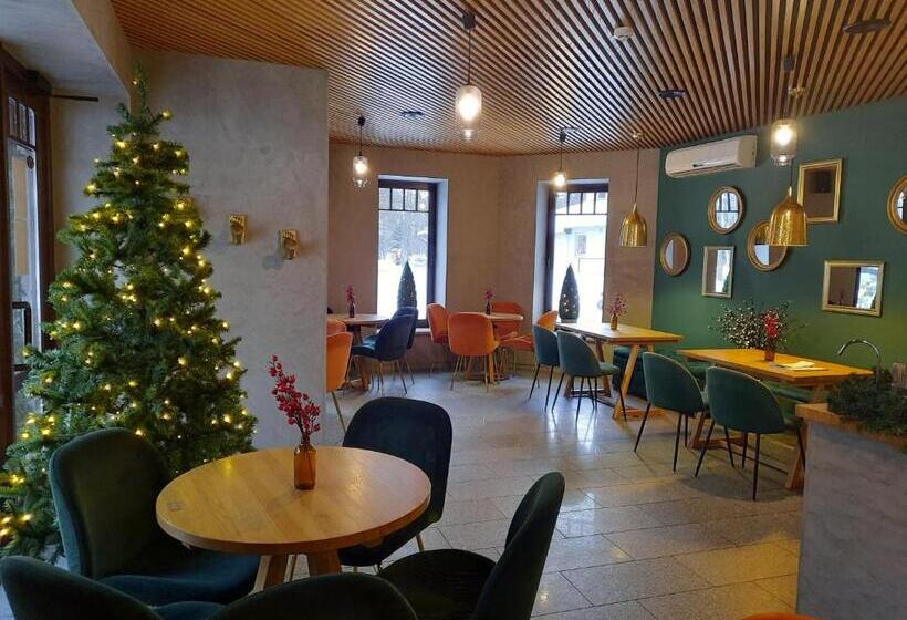 هتل Pils With Self Check In