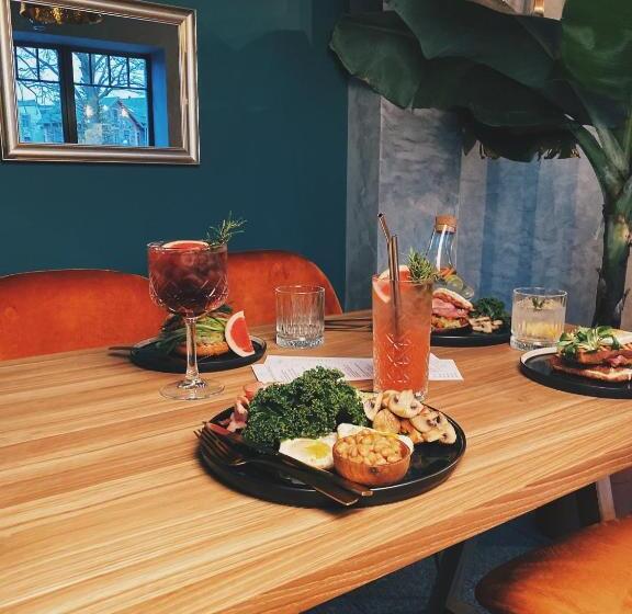 هتل Pils With Self Check In