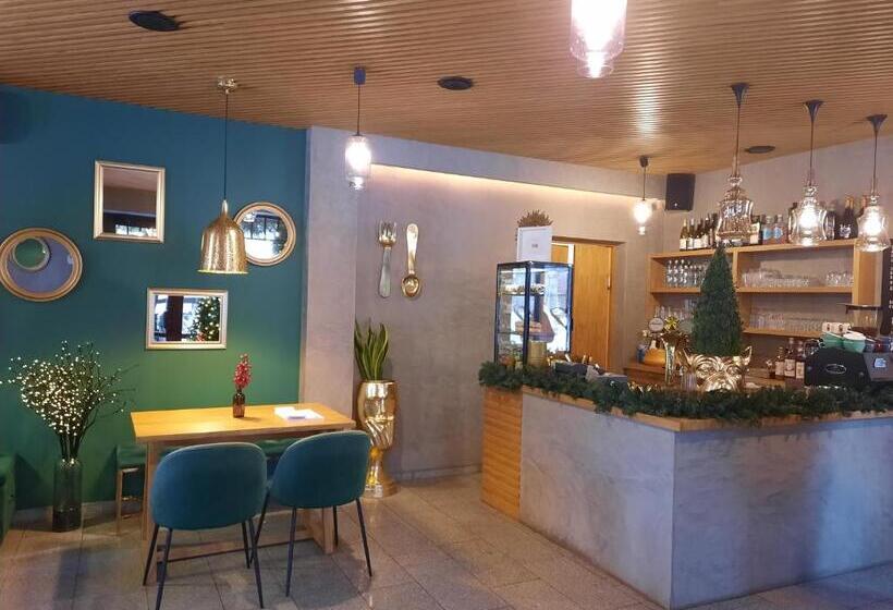 هتل Pils With Self Check In