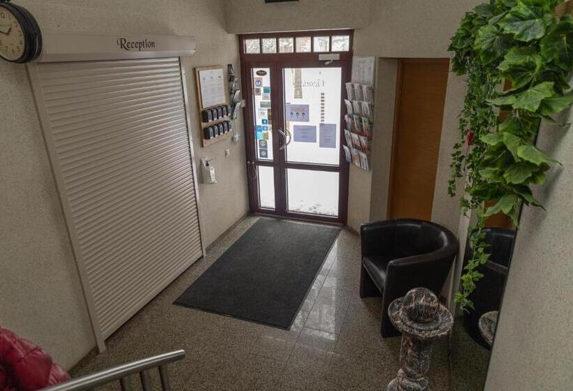 هتل Pils With Self Check In