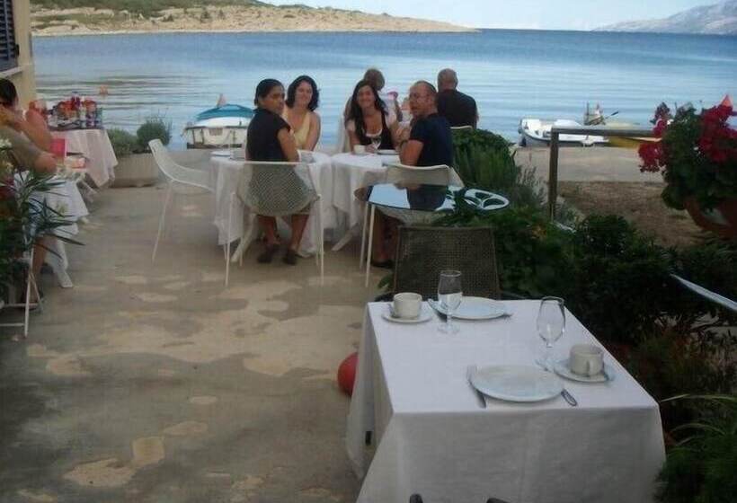 ホテル Tamarix Residence