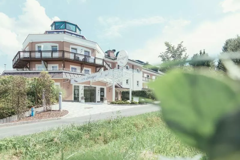 בית מלון כפרי Traumvogel