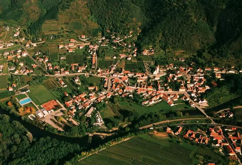 Hotelli Zur Schonenburg