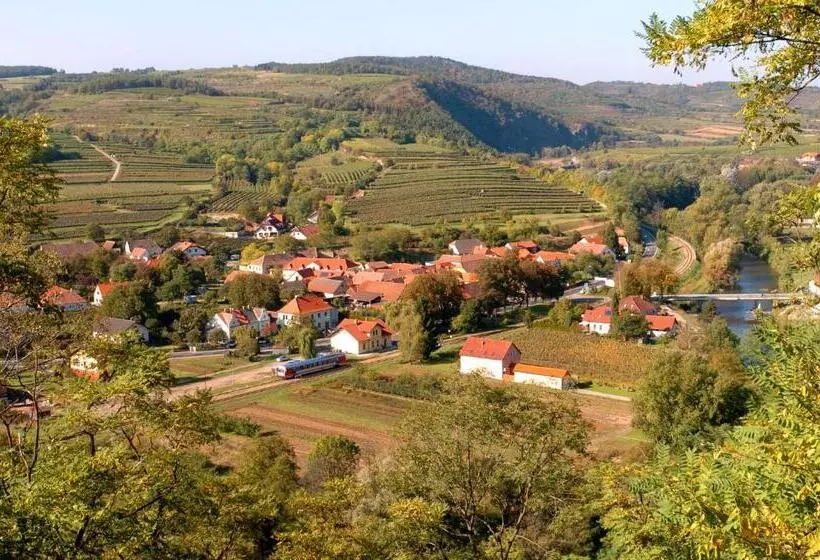 Hotelli Zur Schonenburg