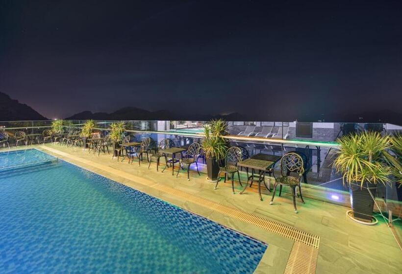 هتل Cat Ba Paradise