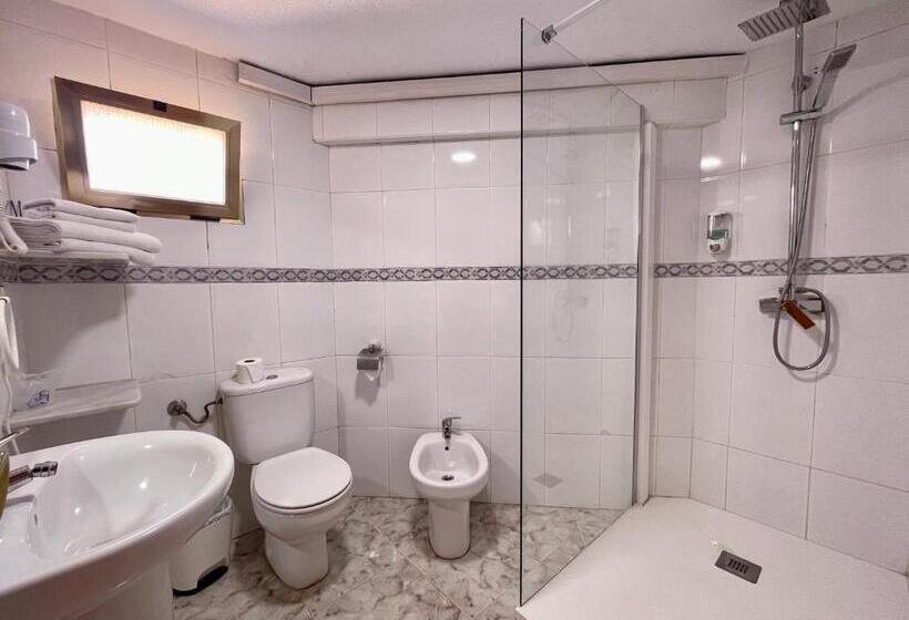 هتل Chinasol Low Cost