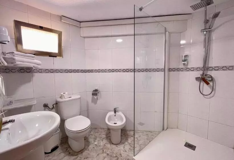 هتل Chinasol Low Cost