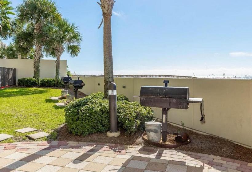 Hotelli Phoenix Ix By Brett Robinson Vacations