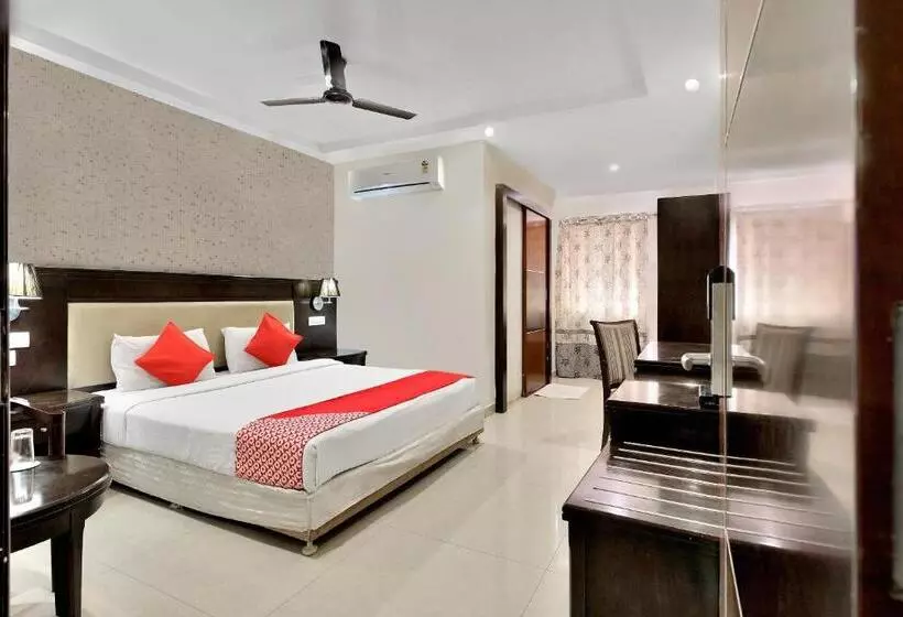 ホテル Super Capital O Rudra Grand Near Kondapur X Road