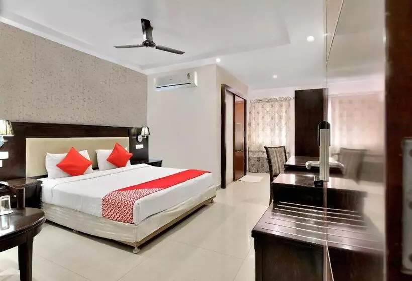 ホテル Super Capital O Rudra Grand Near Kondapur X Road
