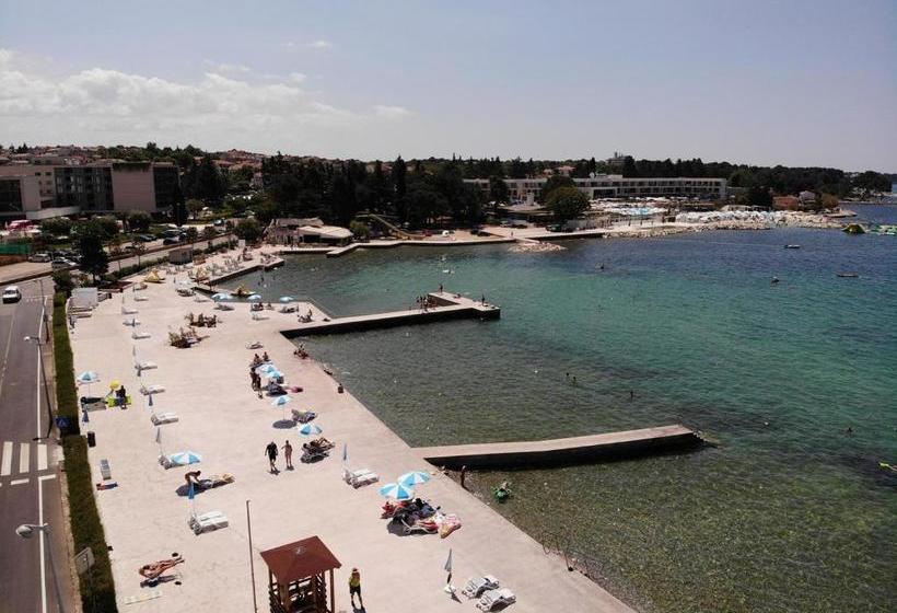 ペンション Apartments And Rooms With Parking Space Porec   6917