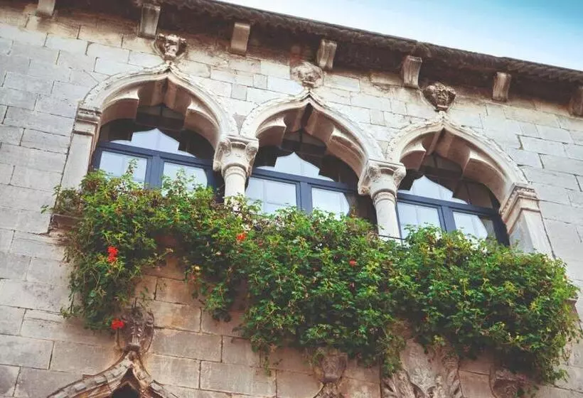 Majatalo Apartments And Rooms With Parking Space Porec 6917