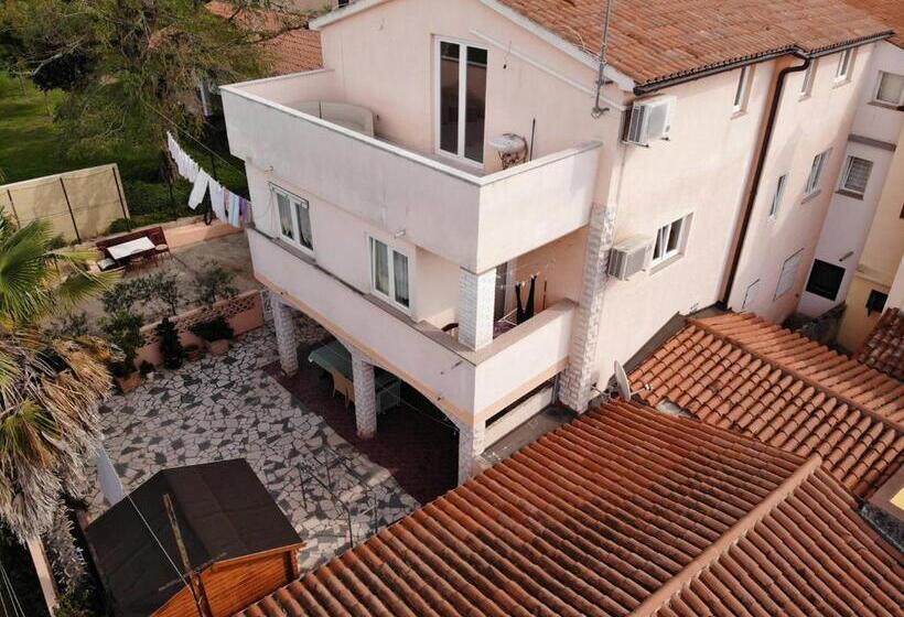 ペンション Apartments And Rooms With Parking Space Porec   6917