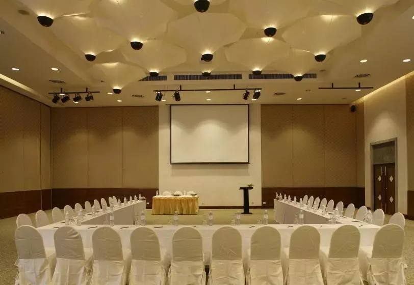 Supalai Scenic Bay Resort And Spa, Sha Extra Plus