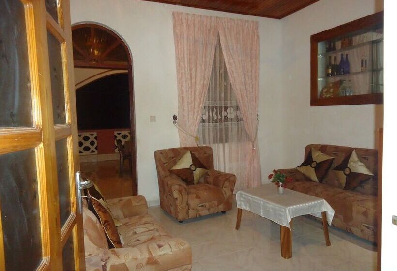 فندق Experience Hut Holiday Inn