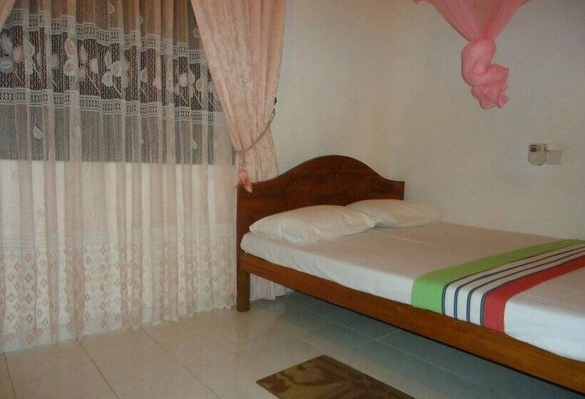 فندق Experience Hut Holiday Inn