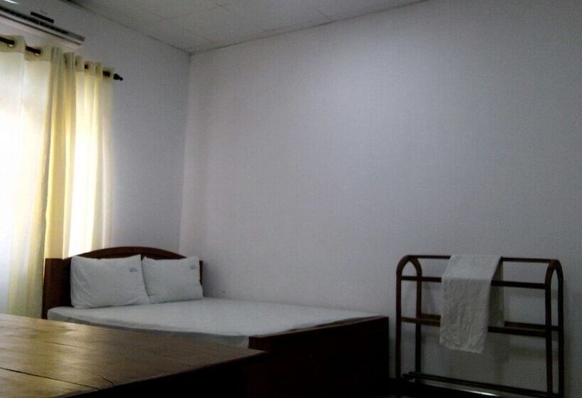 فندق Experience Hut Holiday Inn