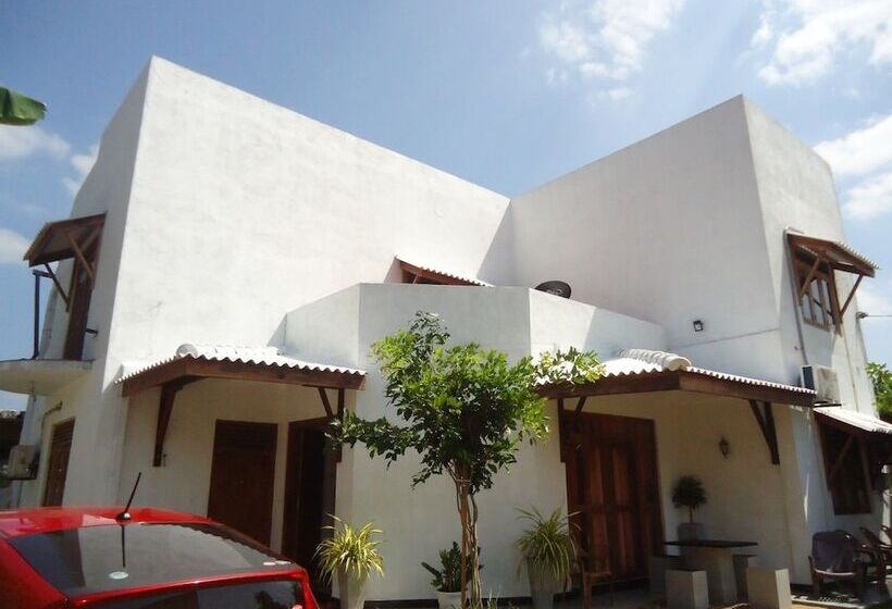 فندق Experience Hut Holiday Inn