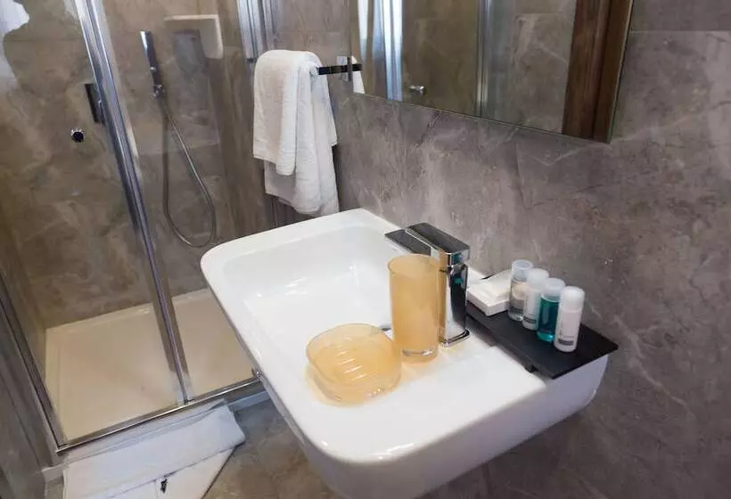 هتل De Rohan B&b