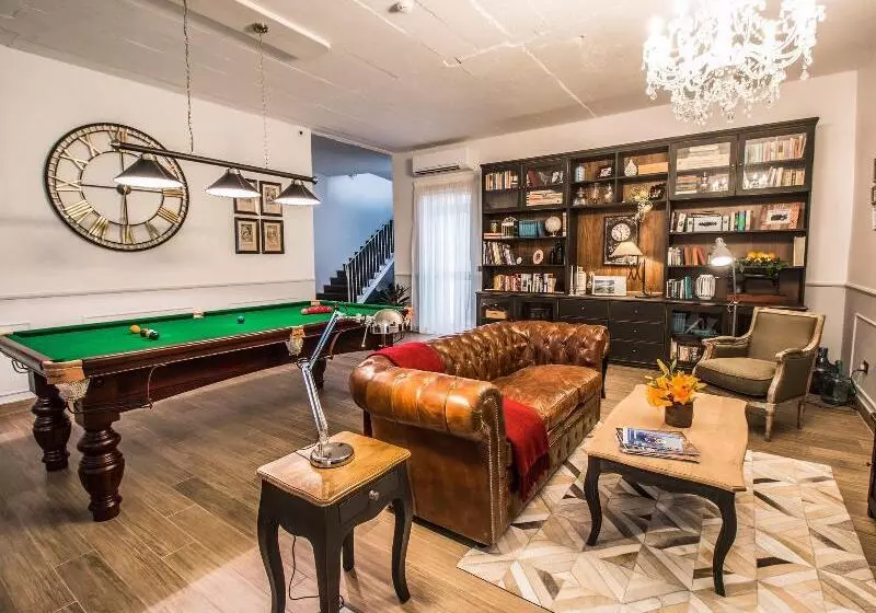 هتل De Rohan B&b