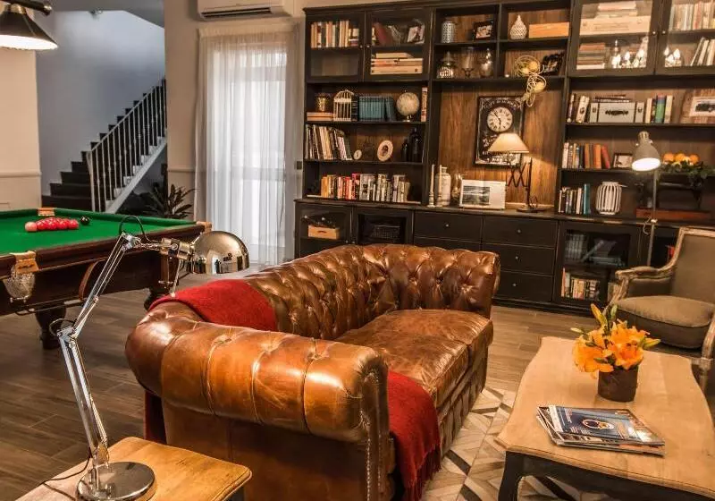 هتل De Rohan B&b