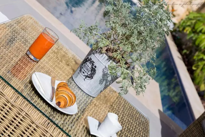 هتل De Rohan B&b