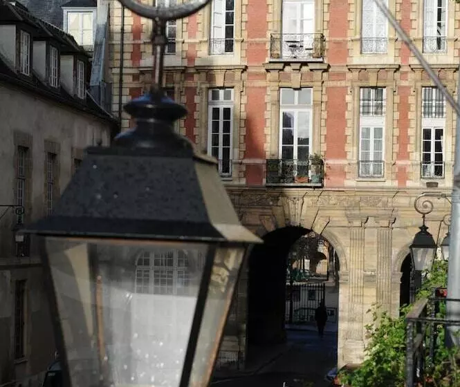 Boutique Hotel De La Place Des Vosges