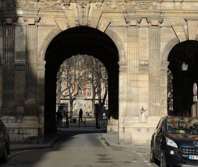 Boutique Hotel De La Place Des Vosges