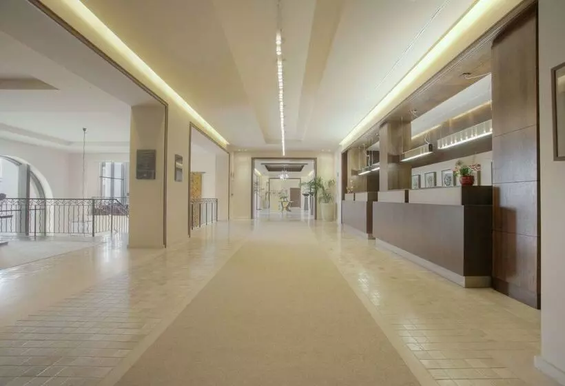 Doubletree By Hilton La Torre Golf & Spa Resort