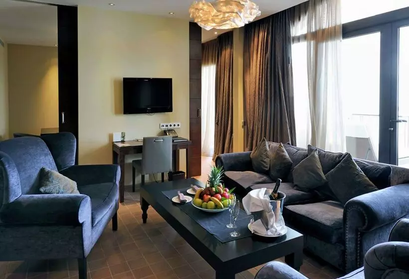 Doubletree By Hilton La Torre Golf & Spa Resort