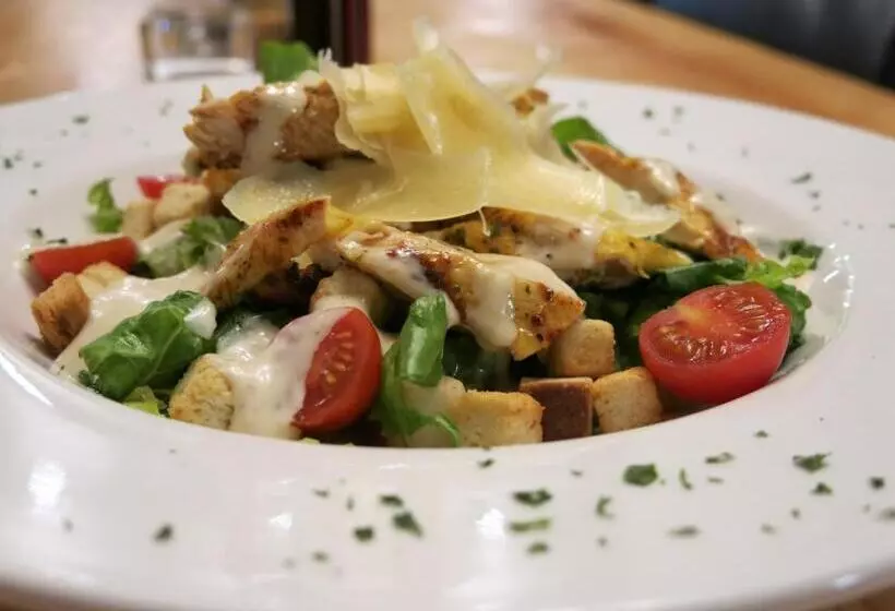 Отель Hunters Lodge Inn