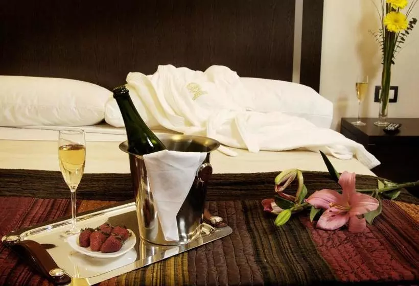 Отель Land Plaza