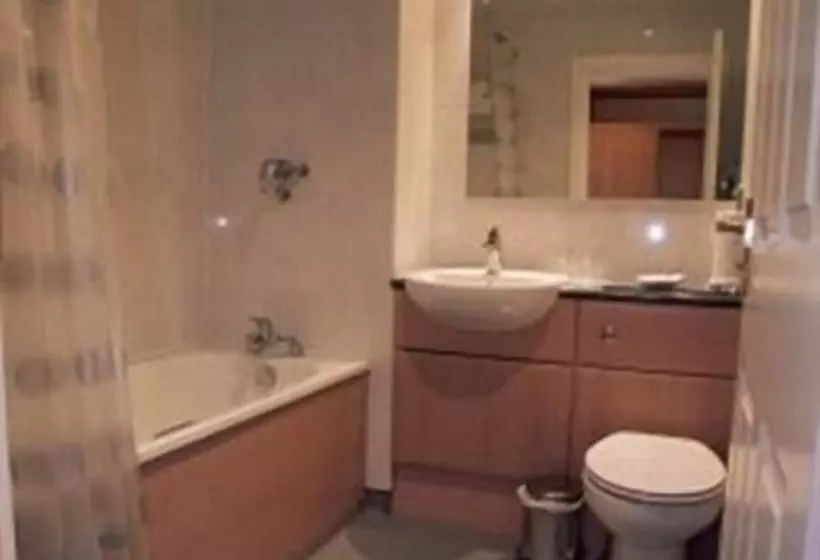 Отель Llwyn Onn Guest House