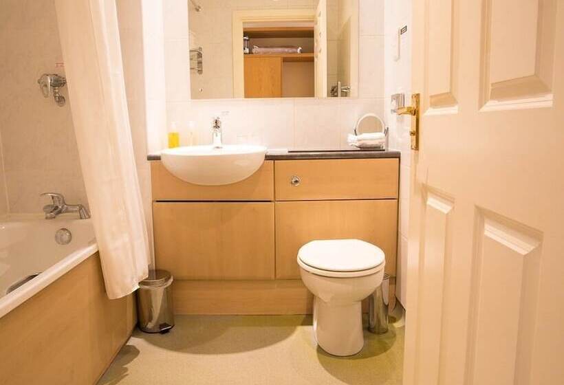 בית מלון כפרי Llwyn Onn Guest House