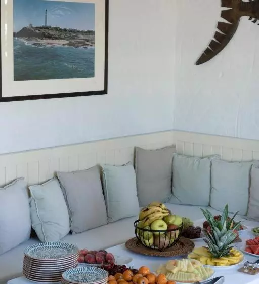 호텔 Madreselva   Grupo Califa