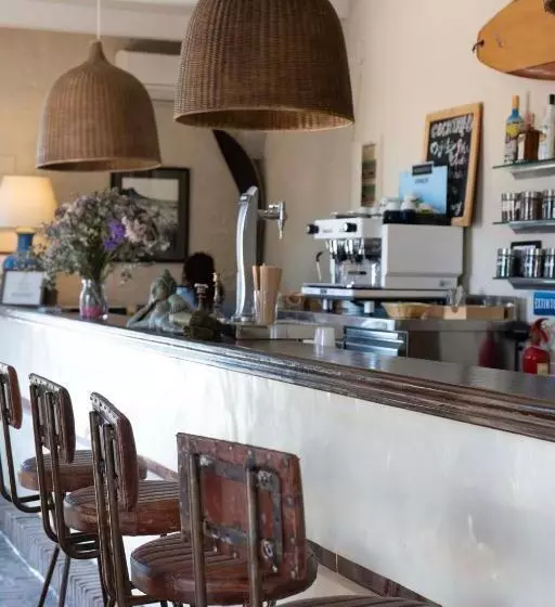 호텔 Madreselva   Grupo Califa