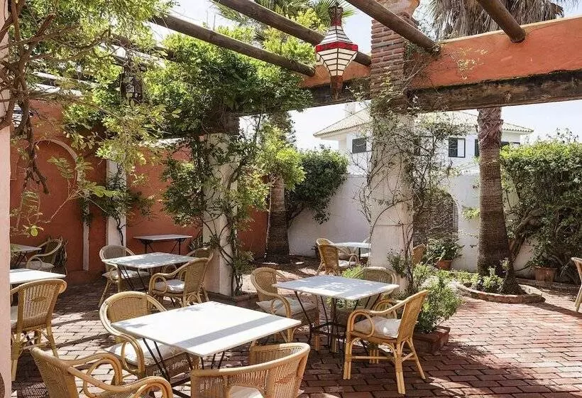 호텔 Madreselva   Grupo Califa