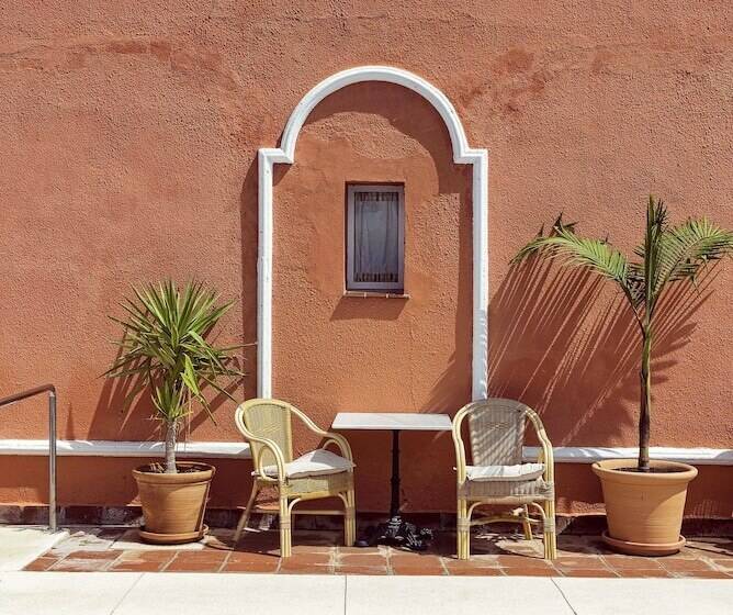 Hotel Madreselva   Grupo Califa