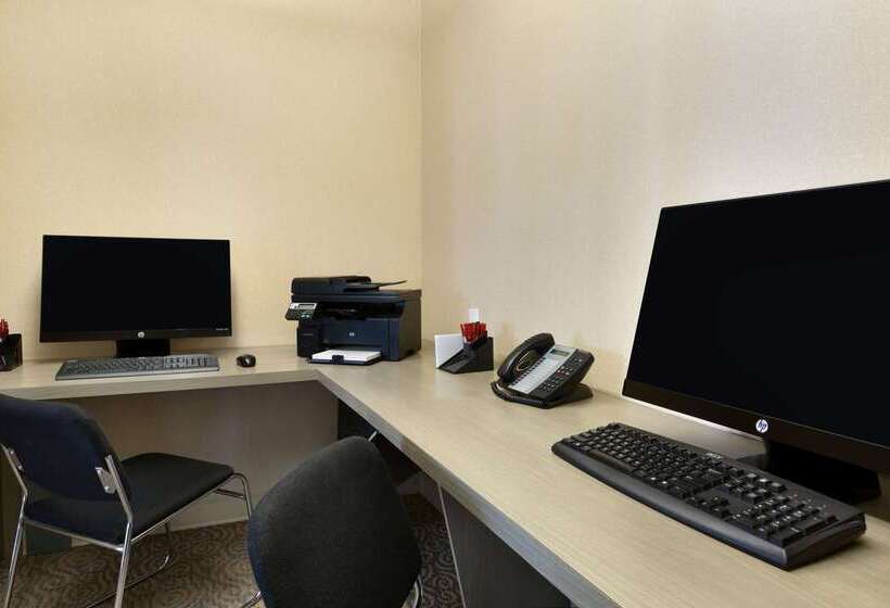 בית מלון כפרי Ramada By Wyndham Nanaimo