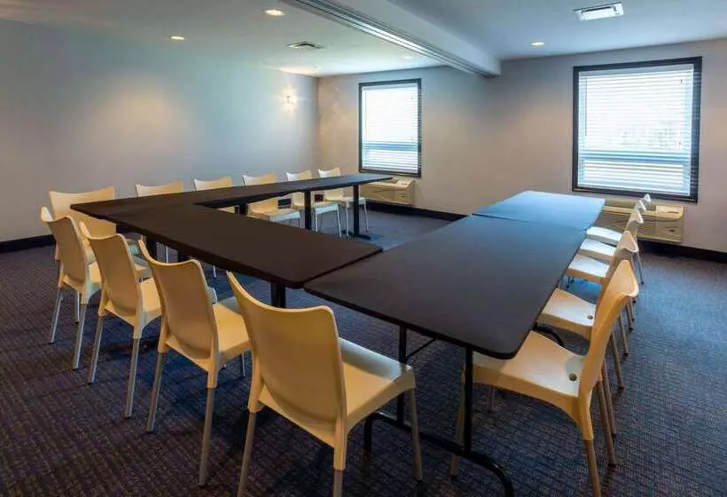 酒店 Super 8 By Wyndham Lachenaie/terrebonne