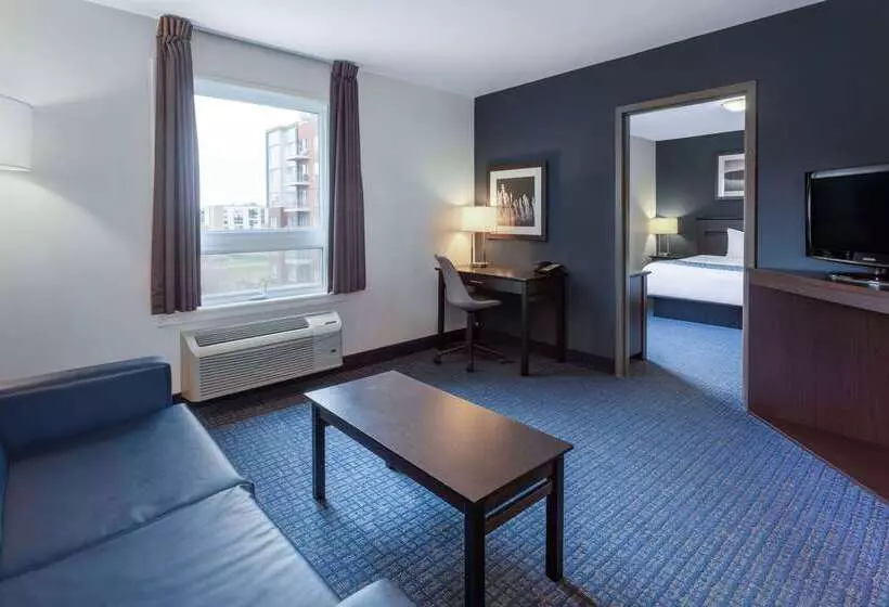 酒店 Super 8 By Wyndham Lachenaie/terrebonne