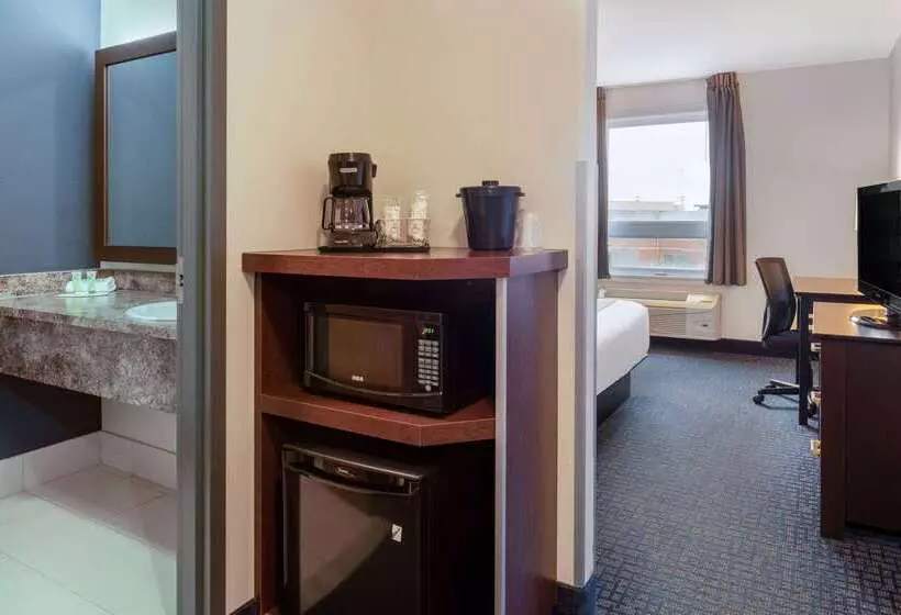 酒店 Super 8 By Wyndham Lachenaie/terrebonne