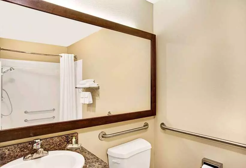 酒店 Super 8 By Wyndham Lachenaie/terrebonne