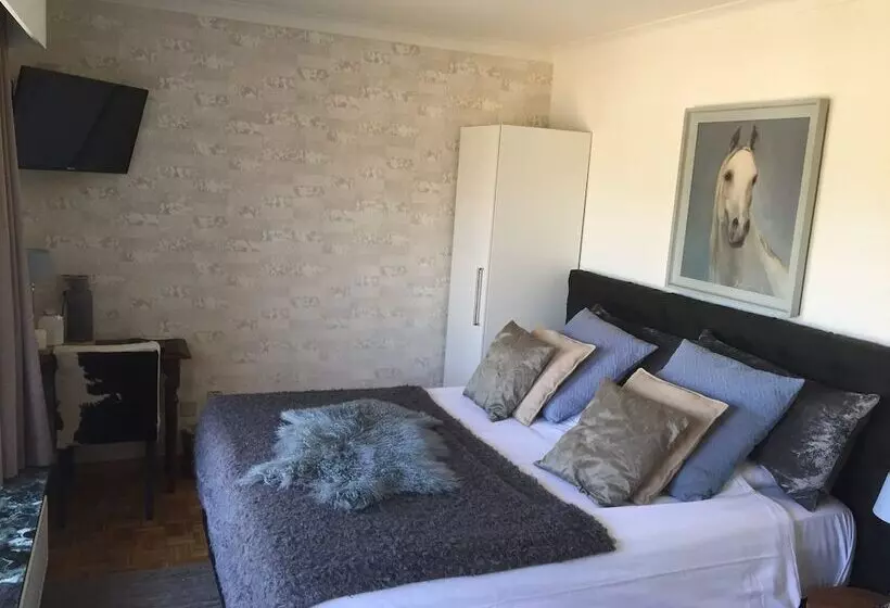 Отель Ten Lande