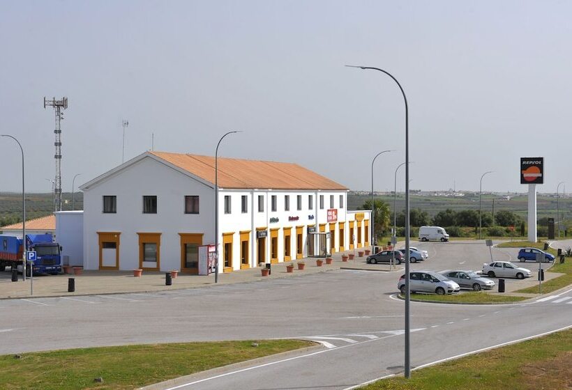 فندق على الطريق As Chucena