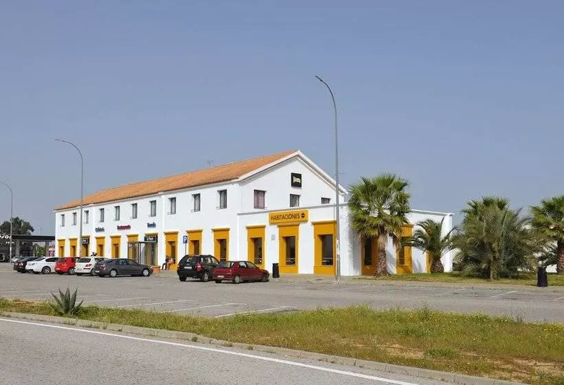 فندق على الطريق As Chucena