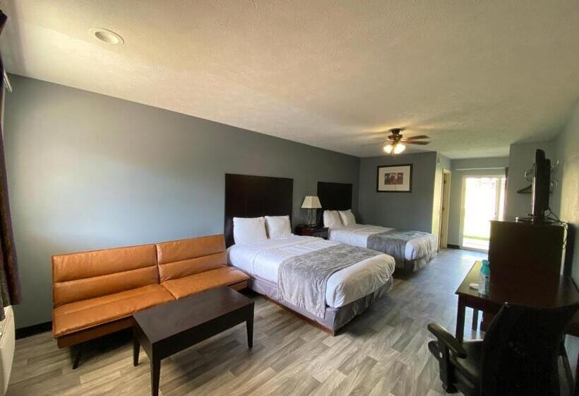 فندق Ayas Blossoms Inn