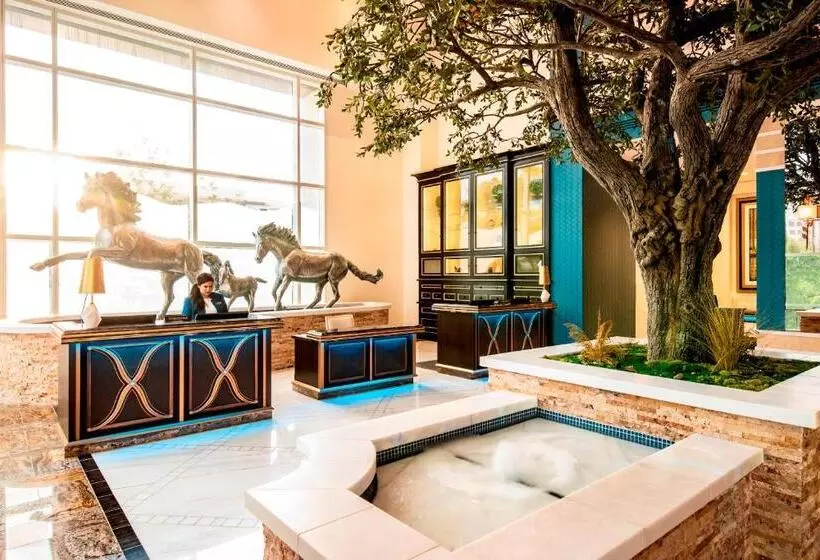 ホテル Fairmont Austin Gold Experience